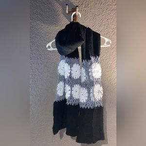 🤍🖤Handmade Knit Scarf🖤🤍